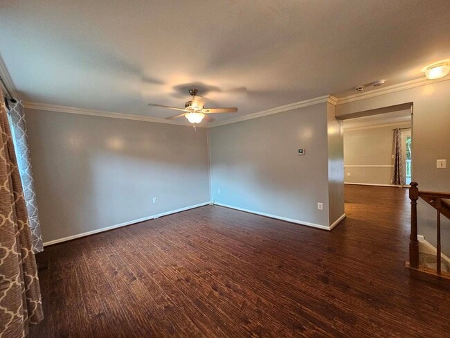 Family room-3 - 323 Felsted Ct