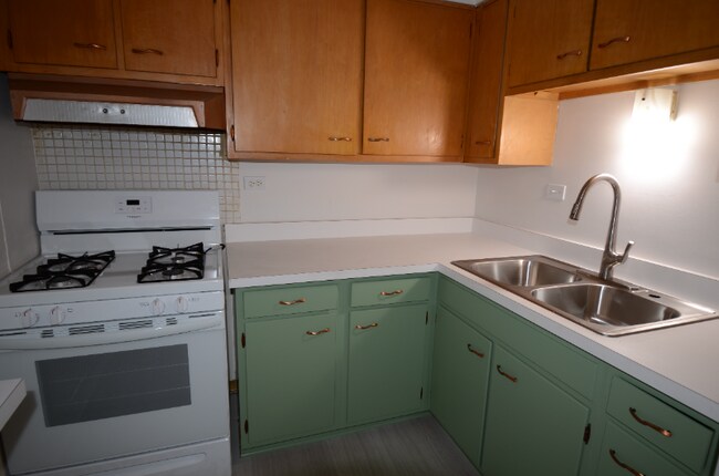 Foto del edificio - 1609-1609 Waukegan Rd