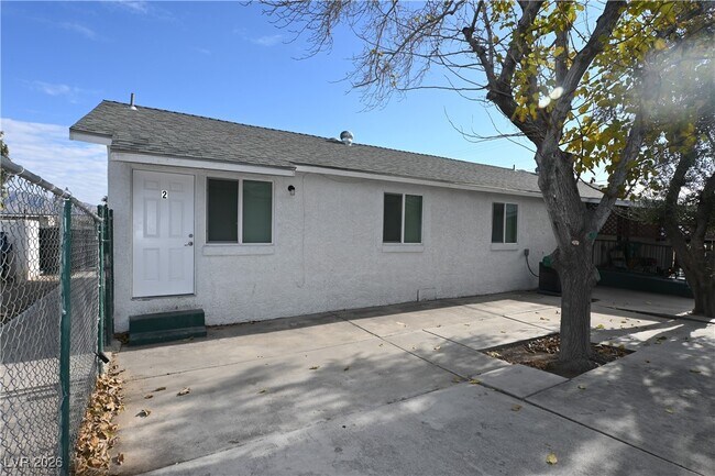 Building Photo - 2830 Cedar St