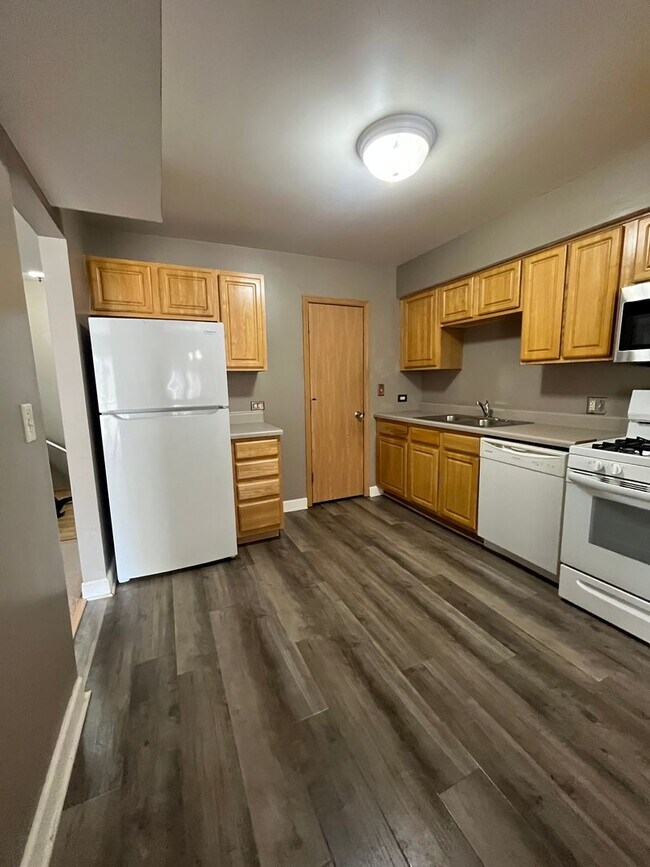 Foto del edificio - Runaway bay Condo Apartment