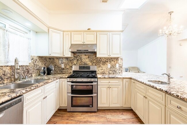 Building Photo - 1803 Ybarra Dr