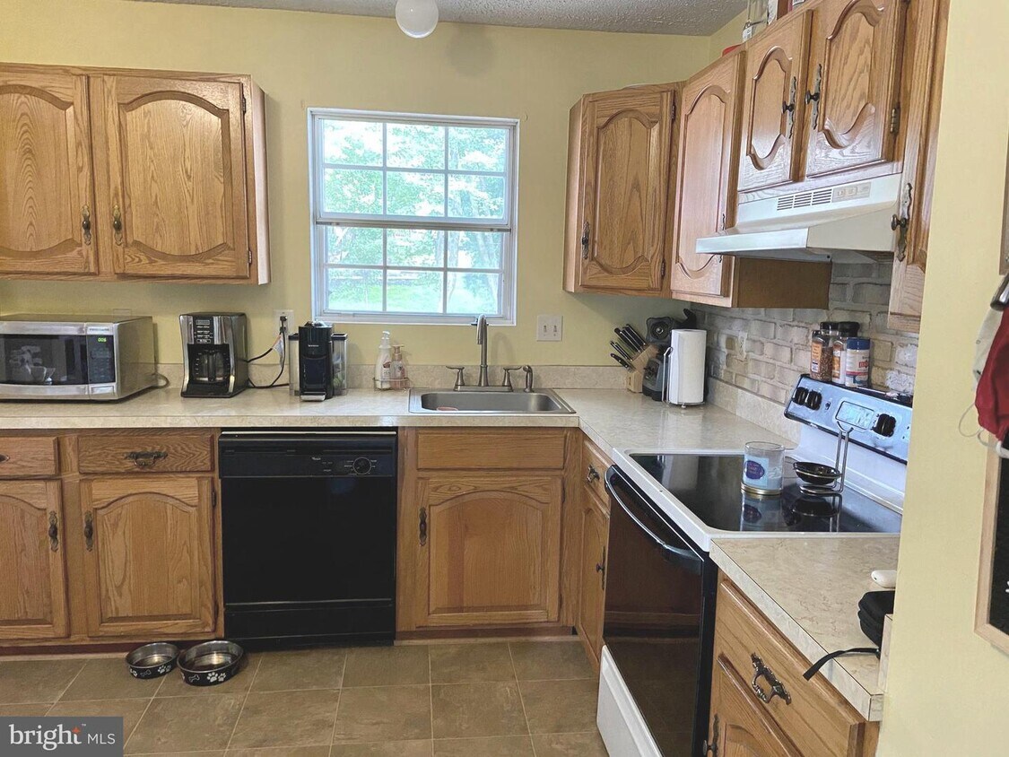Primary Photo - 6110 Winter Park Dr