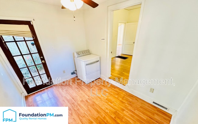 Building Photo - 1818 Mignon Ave