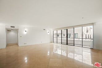Building Photo - 10660 Wilshire Blvd