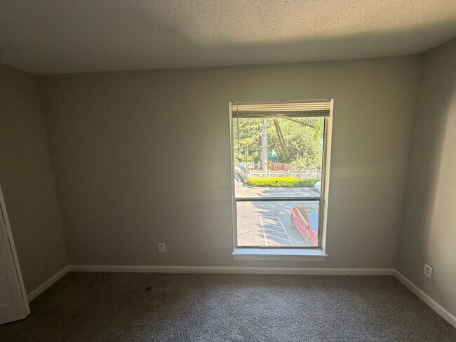 Foto del edificio - Room in Apartment on Winterbrook Ct