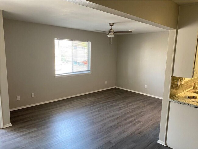 Building Photo - 1053 Linde Ave