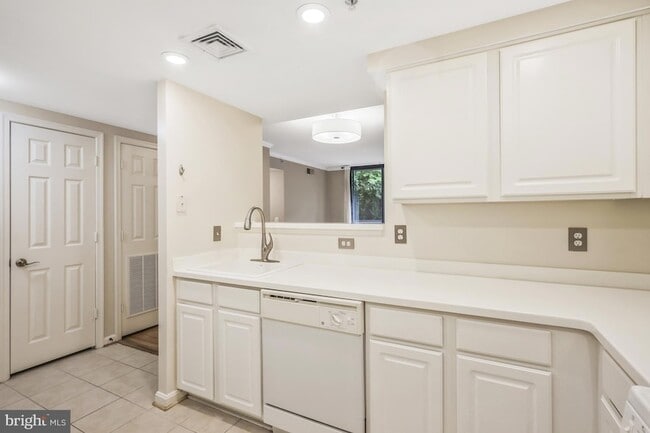 Foto del edificio - 3830 9th St N