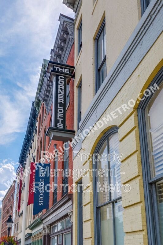 Building Photo - 1321 1/2 E. Main St.