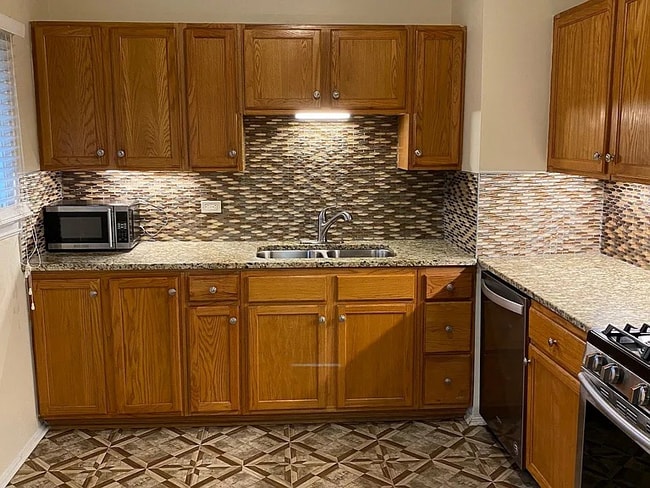 Foto del edificio - 1068 Palafox Dr NE