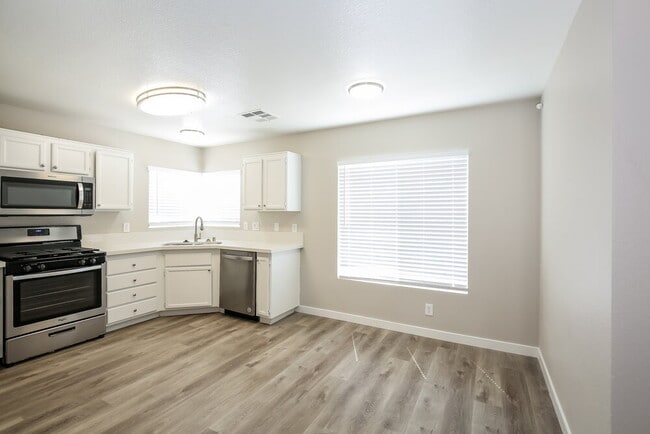 Building Photo - 3227 W Verde Way