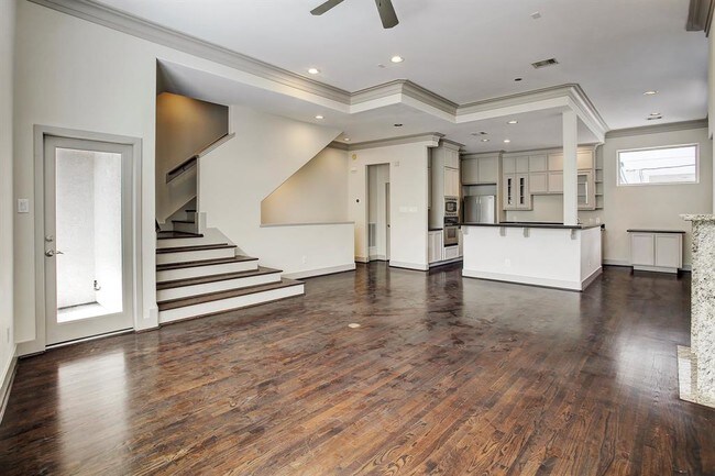 Foto del edificio - 6556 Schuler St