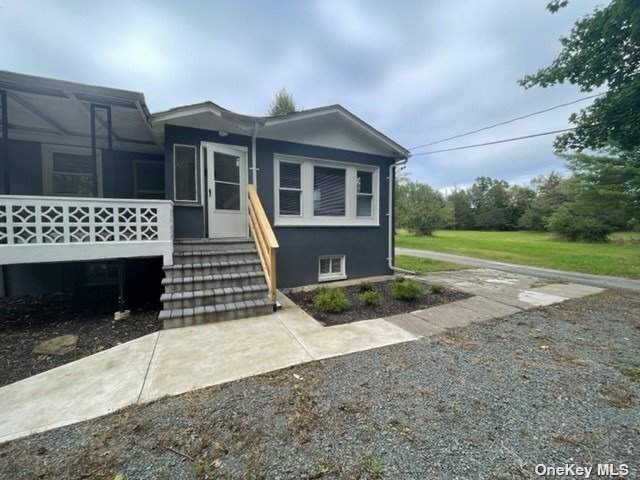 Primary Photo - 299 South Rd