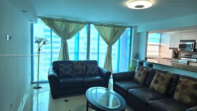Building Photo - 18051 Biscayne Blvd