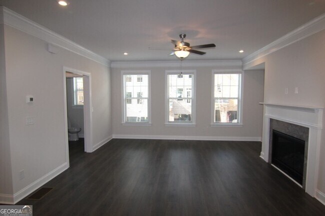 Foto del edificio - 1317 Rosen Rd