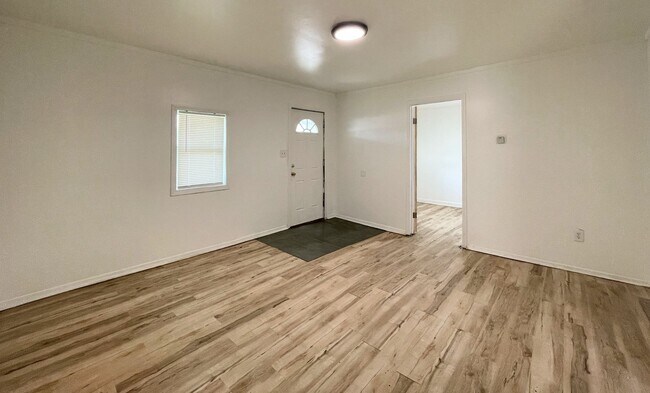Foto del edificio - 1523 E 4th Ave