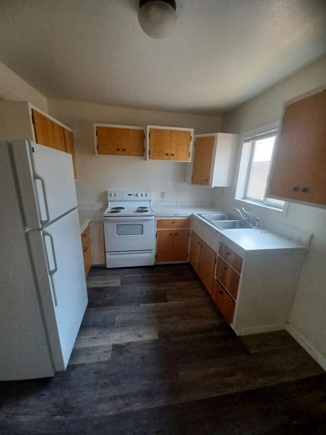 Building Photo - 2441 Eberlein Ave