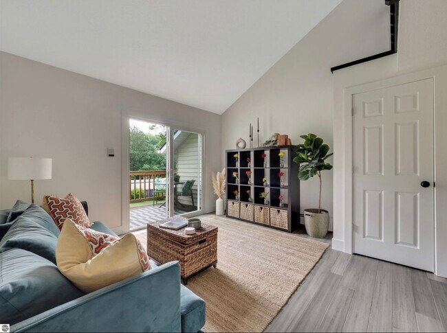 Building Photo - 4275 Mitchell Creek Dr