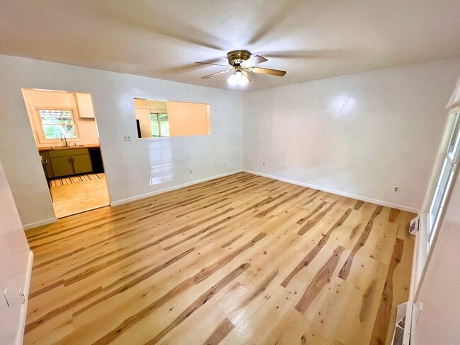 Building Photo - Swannanoa - Rent Includes All Utilities and Internet!