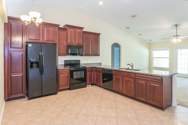 Building Photo - 4143 Sherman Hills Pkwy W