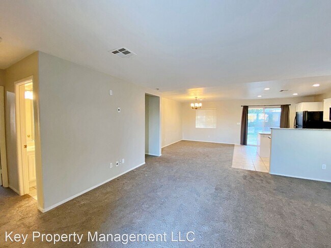 Foto del edificio - 2 br, 2 bath House - 1037 Cedar Pines St