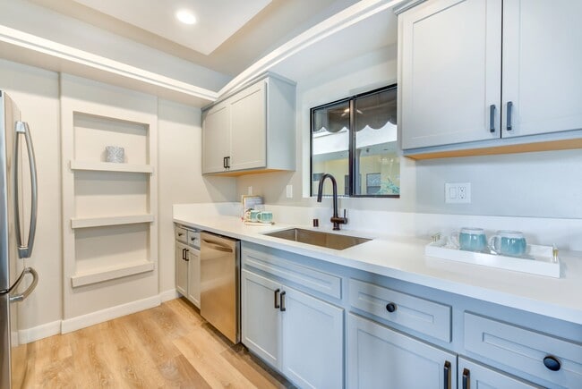 Building Photo - VIA - Sherman Oaks