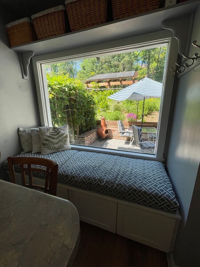 Foto del edificio - AVAILABLE Now! - Beautiful 3 Bed Single Fa...