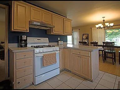 Foto del edificio - "Charming 3-Bedroom Haven with 2 Full Baths in Villa Park – Your Ideal Retreat!"