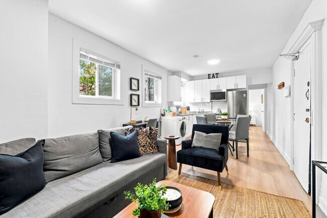 Photo du bâtiment - 1046 Bathurst St