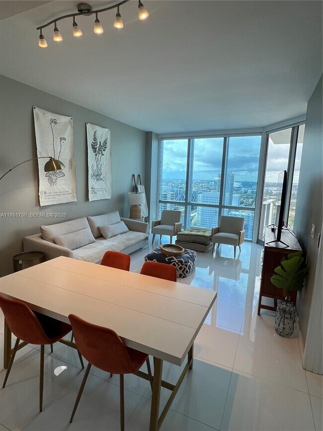 Building Photo - 851 NE 1st Ave