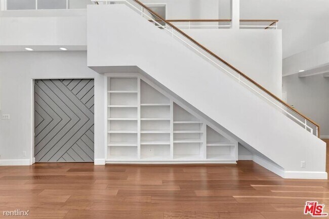 Foto del edificio - 4 br, 3 bath Condo - 1520 S Beverly Glen B...