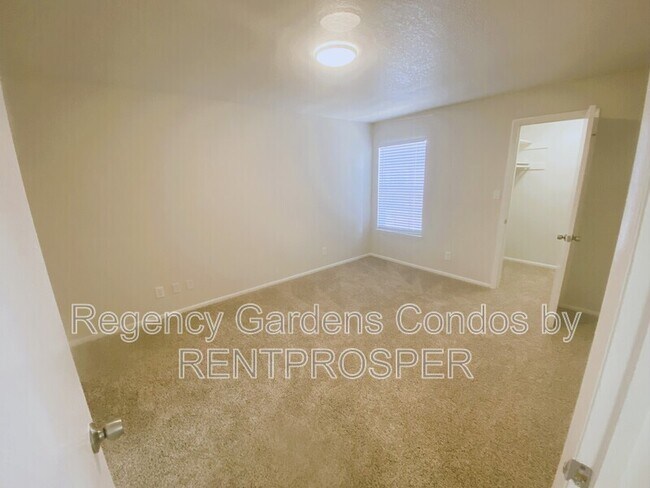 Building Photo - 4425 Thornbriar Ln