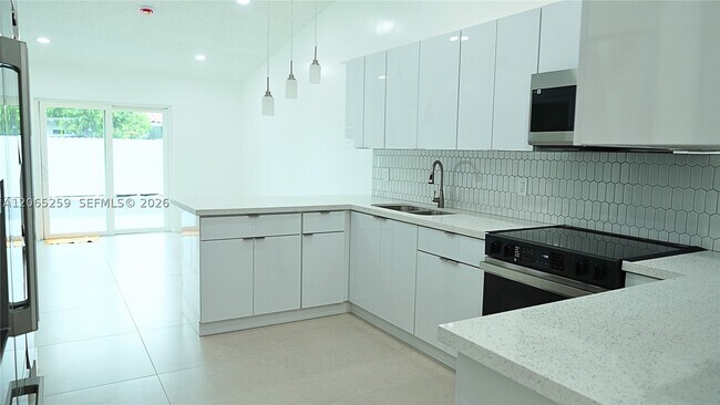 Foto del edificio - 5661 W 21st Ave