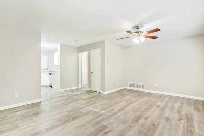 Building Photo - 3207 Cloverhurst Dr