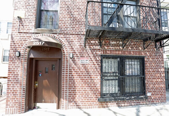 Building Photo - 2517 Radcliff