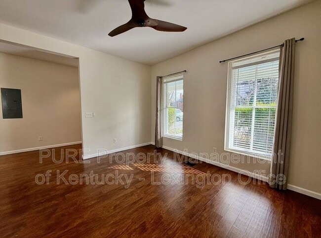 Building Photo - 611 N Broadway