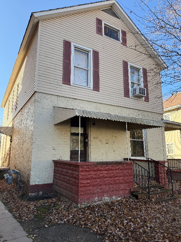 Primary Photo - 223 Center St