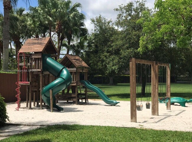 Building Photo - 13615 SW 101st Ln
