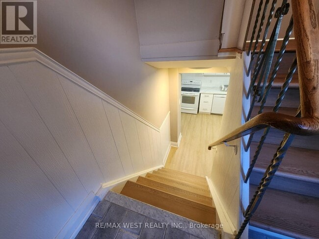 Building Photo - 44 Landron Crescent