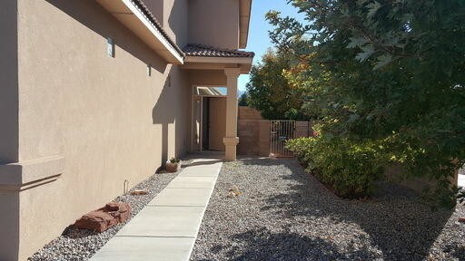 Primary Photo - 8800 Eagle Feather Dr NE