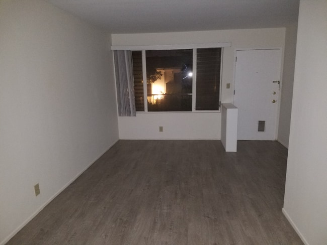 Foto del edificio - 8863 Alcott St