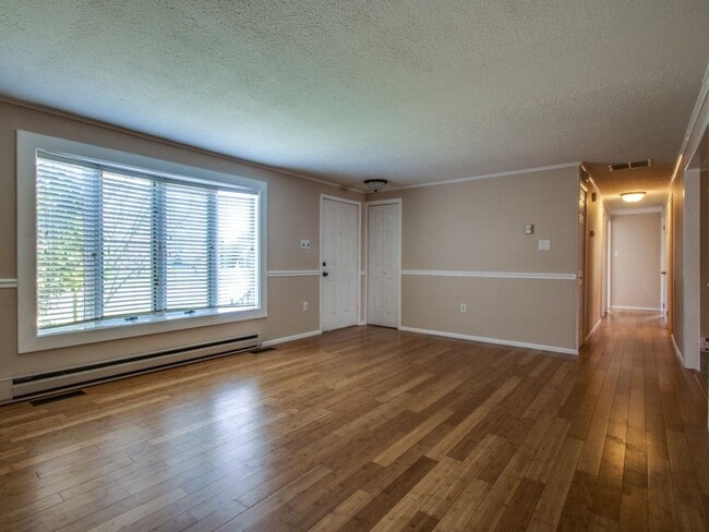 Building Photo - YEAR ROUND - Sandy Brae