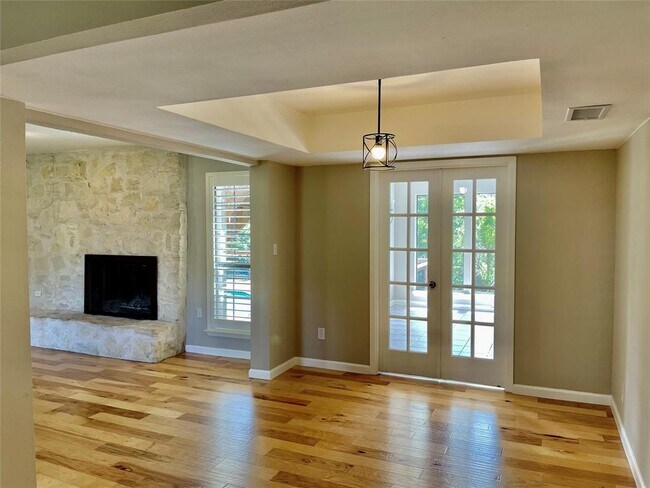 Building Photo - 11403 Spicewood Pkwy