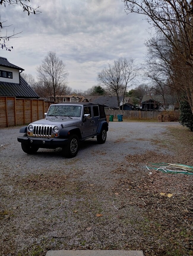 Alley parking and street parking available - 500 N 16th St