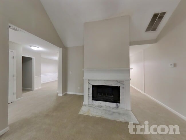 Building Photo - 1194 Eagles Pass