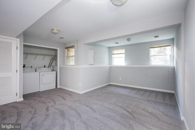 Foto del edificio - 44877 Grove Terrace