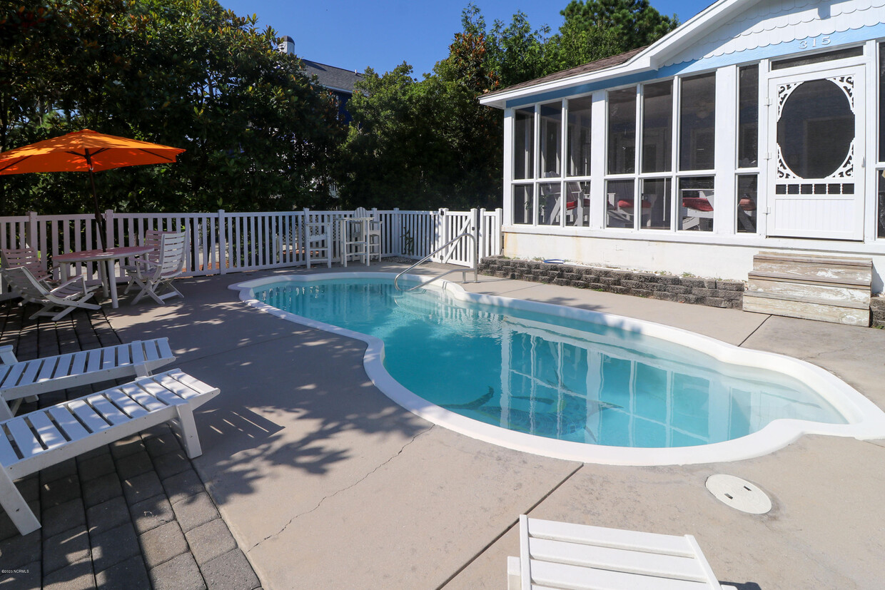 Foto principal - 315 Shipwreck Ln