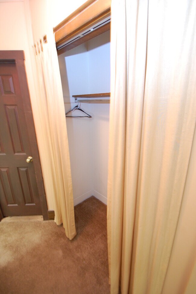 Building Photo - 152-D Main