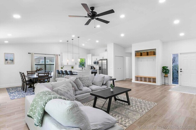Foto del edificio - 13781 Barberry Dr