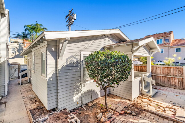 Building Photo - 3673 3rd Ave
