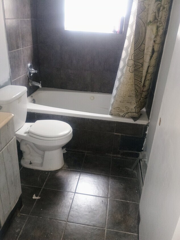 Foto del edificio - 307 Yates Ave